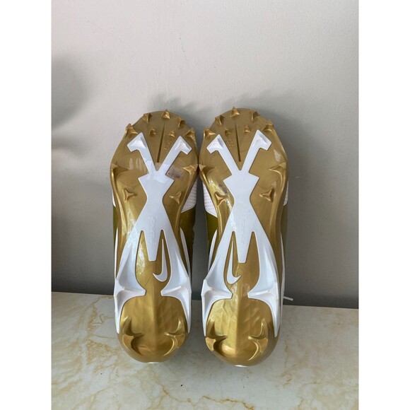 Athletic_Shoes